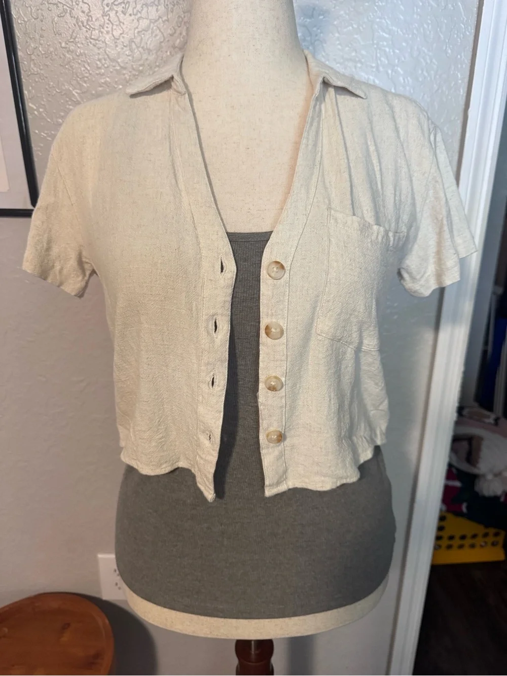 Love Notes Beige Button-Front Cropped Shirt